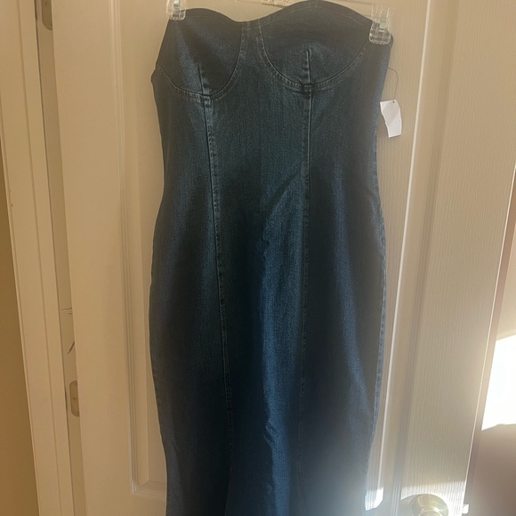 AKIRA Dresses & Skirts - Strapless denim dress